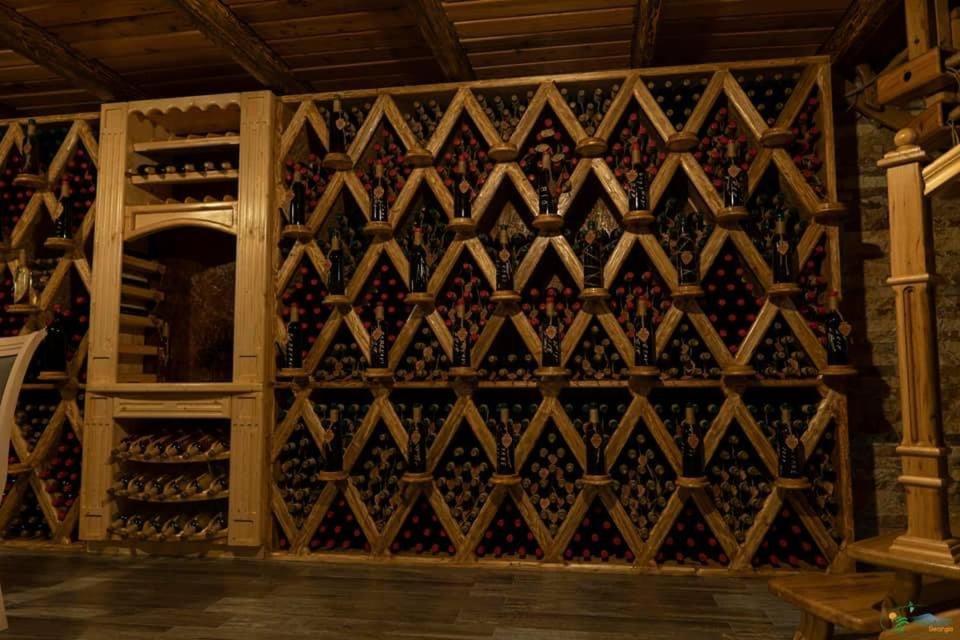 Hotel Guglux &Wine Cellar Telavi Exterior photo