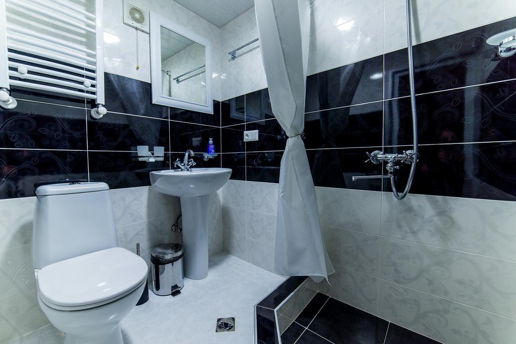Hotel Guglux &Wine Cellar Telavi Exterior photo