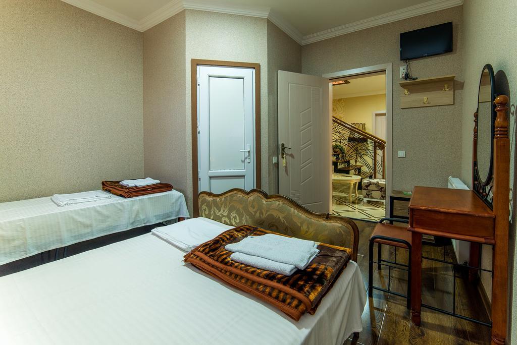 Hotel Guglux &Wine Cellar Telavi Exterior photo
