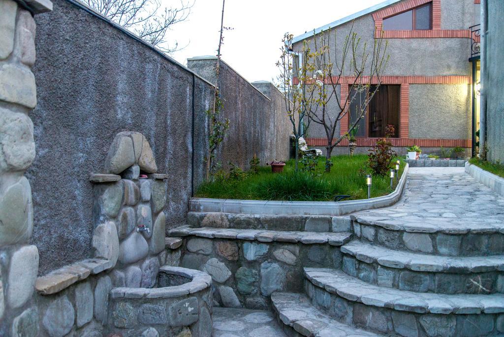 Hotel Guglux &Wine Cellar Telavi Exterior photo
